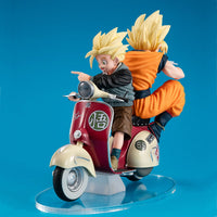 Dragon Ball Z - Figurine Super Saiyan Son Goku & Super Saiyan Son Gohan & Motorbike - Desktop Real McCoy diorama - MEGAHOUSE