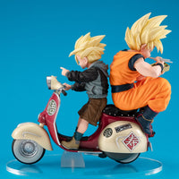 Dragon Ball Z - Figurine Super Saiyan Son Goku & Super Saiyan Son Gohan & Motorbike - Desktop Real McCoy diorama - MEGAHOUSE