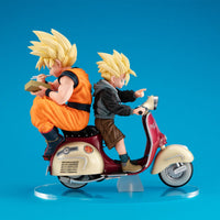 Dragon Ball Z - Figurine Super Saiyan Son Goku & Super Saiyan Son Gohan & Motorbike - Desktop Real McCoy diorama - MEGAHOUSE