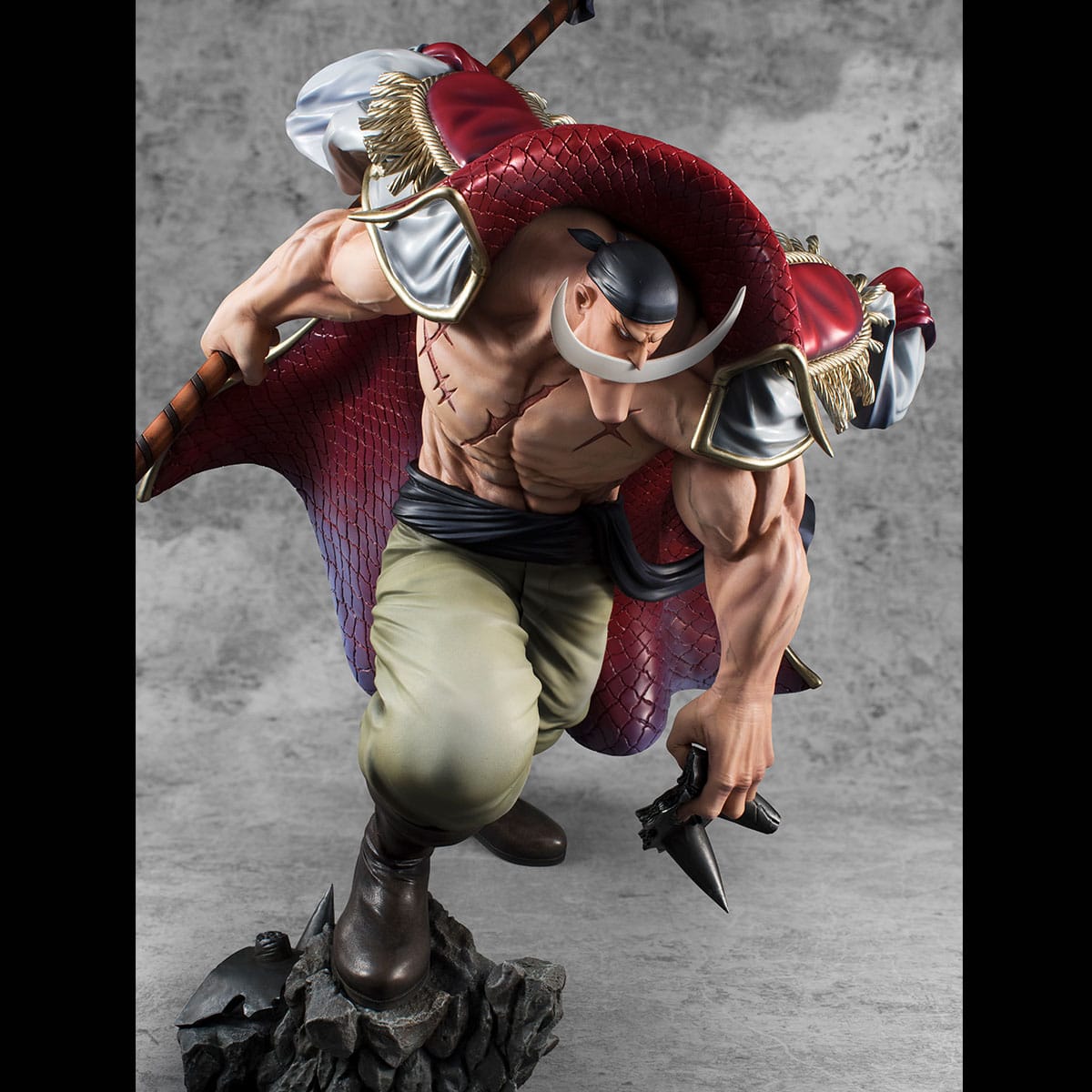 Banpresto One Piece - Barbe Blanche - Figurine DXF 12cm