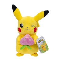 Pokémon - Peluche Pikachu avec Baie Pêcha